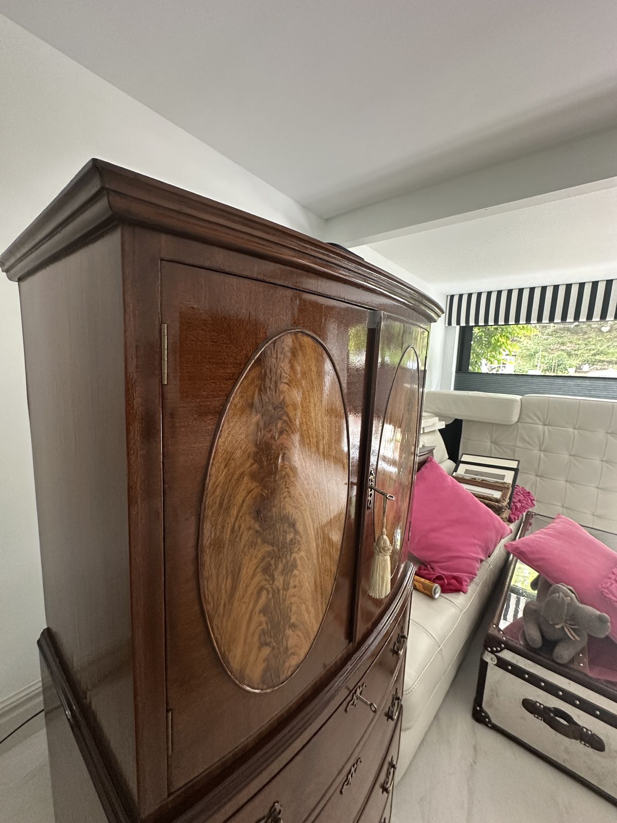 Furniture Chest On Drawers photo