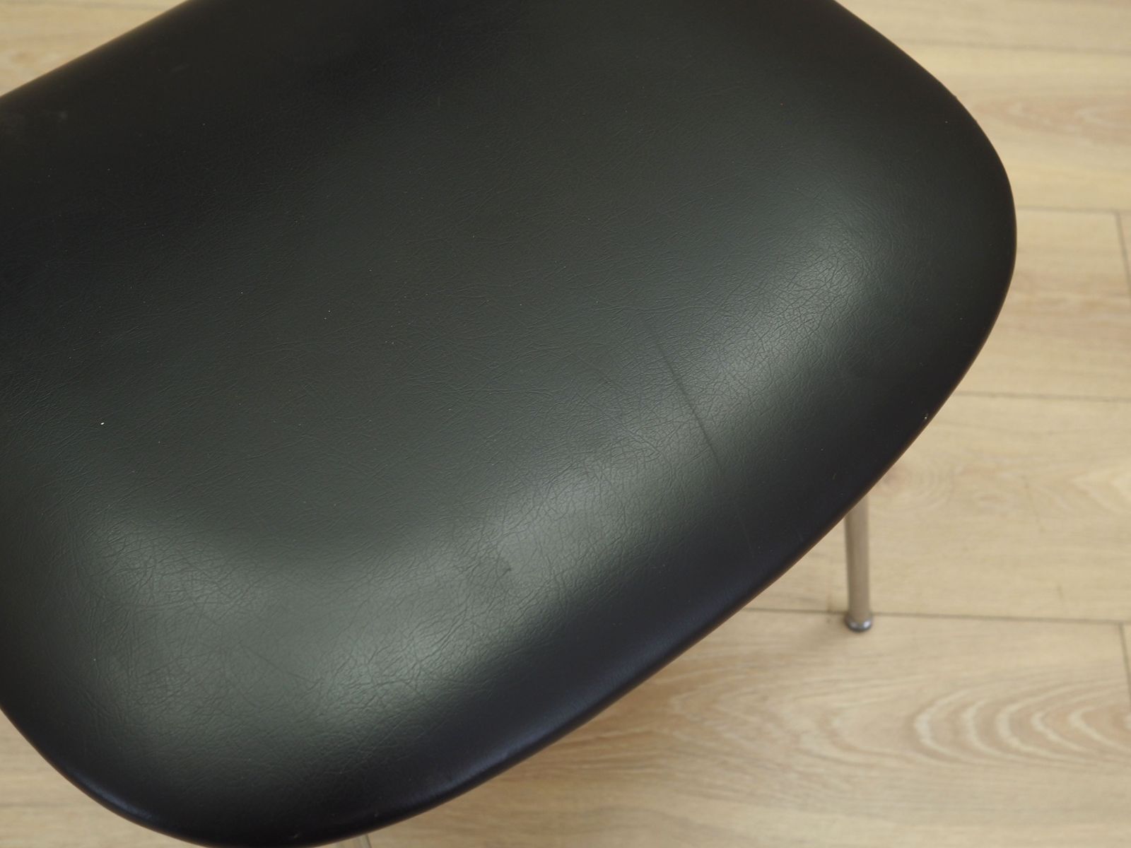 photo furniture Chair, Italian Design, 1970s, Production: Italy