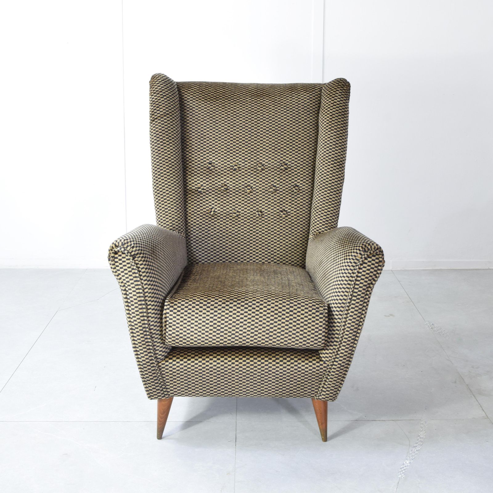 photo furniture Armchair Manufactured By Isa Attributed To Gio Ponti 1950s.