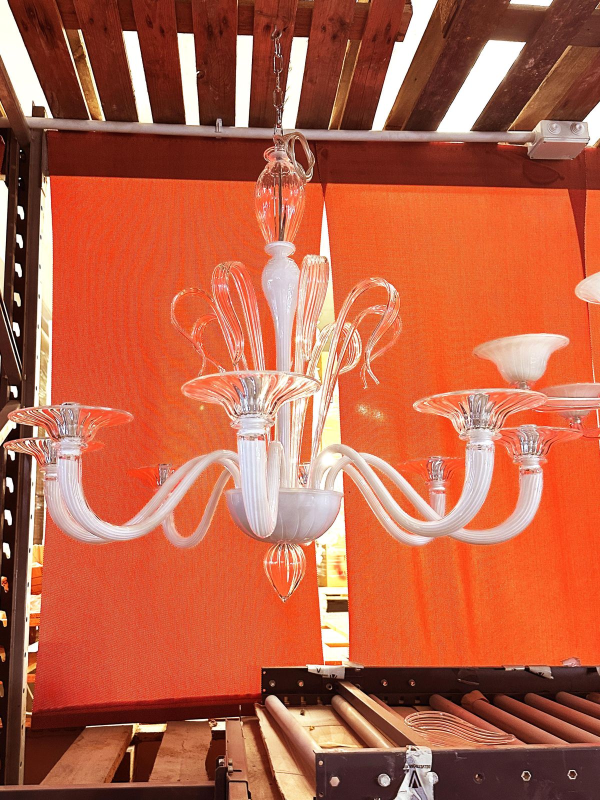 photo vinterior Contemporary White With Transparent Leaves And Boubeches Murano Glass Chandelier