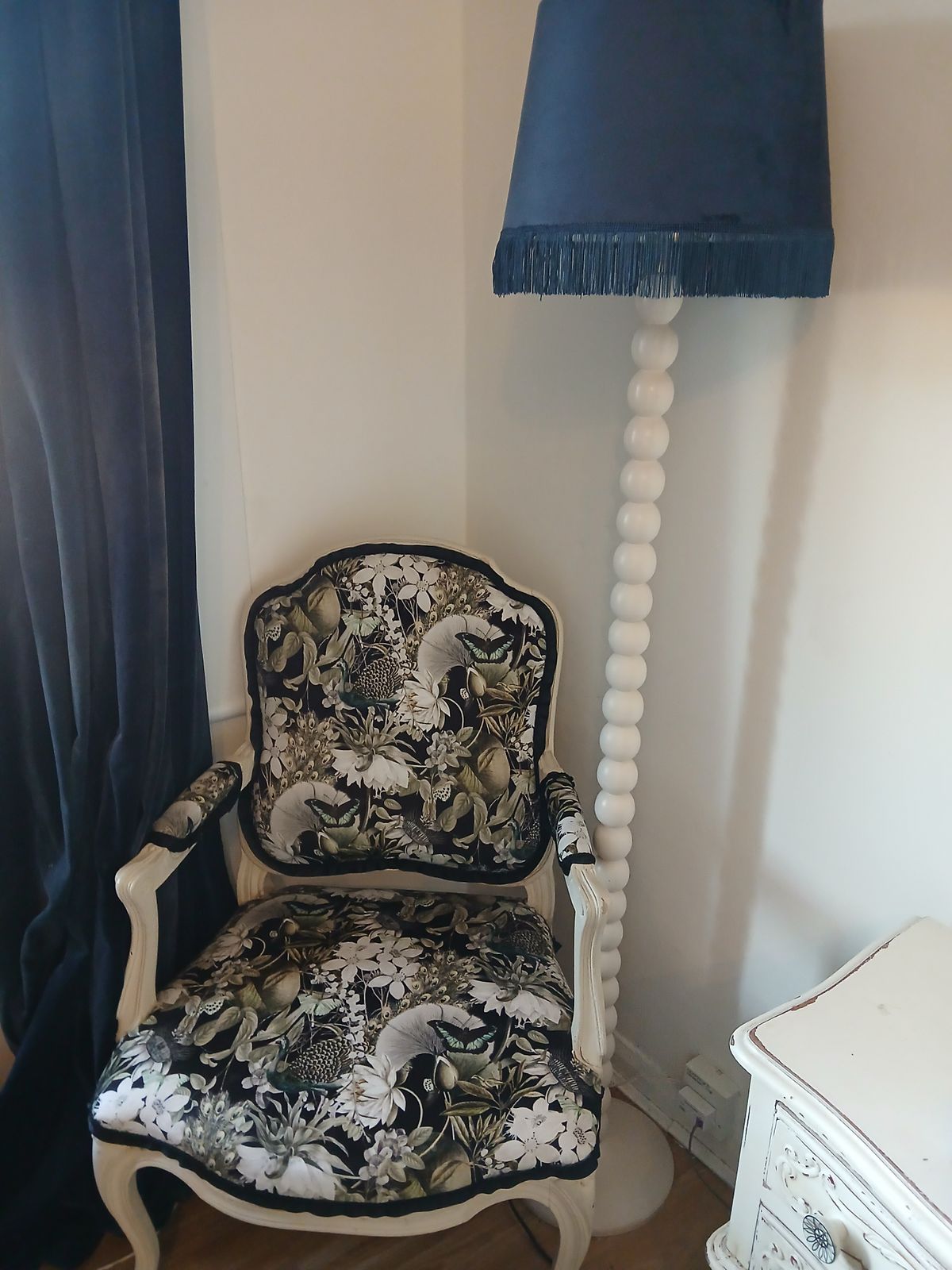Stylish Regency Chair In 'Utopia' Design Velvet photo furniture