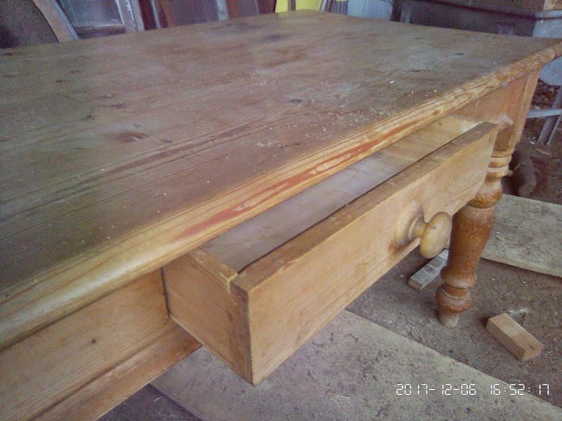 photo furniture Small Chunky Vintage Pine Farmhouse Kitchen Dining Table With Drawer