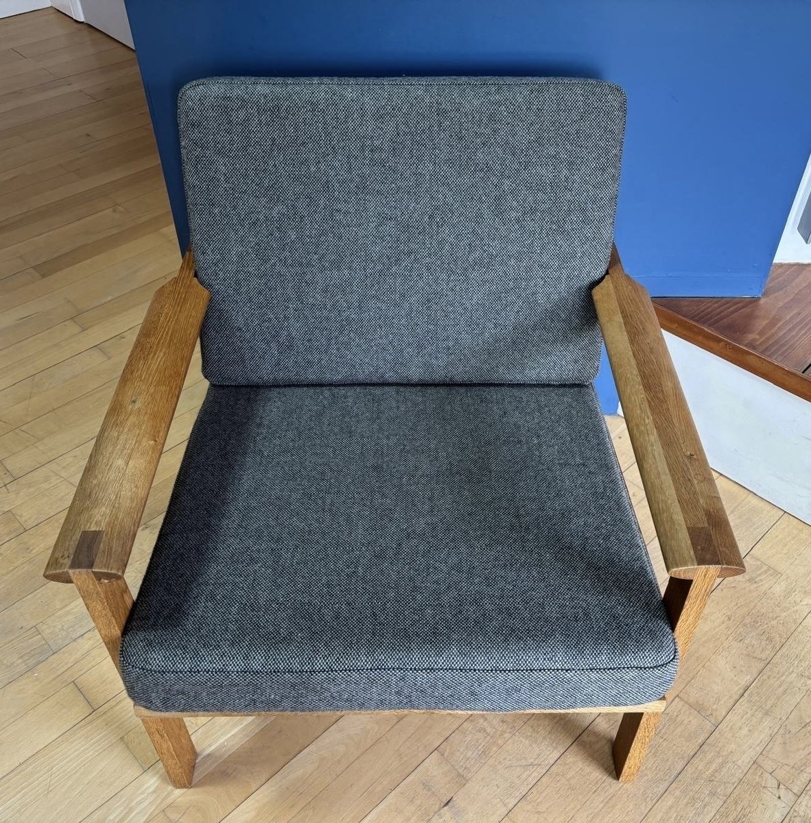 Illum Wikkelsø Capella Lounge Chairs Pair (Oak) photo vinterior