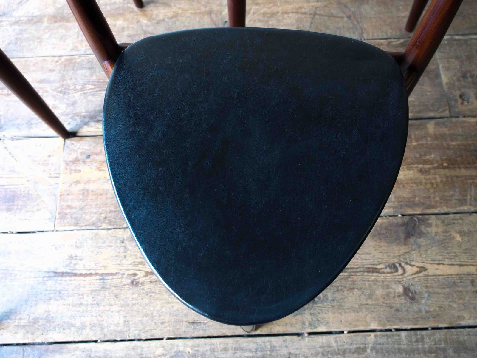 photo furniture A Set Of 4 Mid Century Danish Chairs By Hans Olsen For Frem Rojle