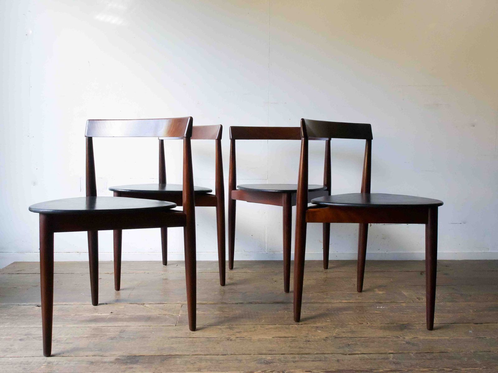 photo buy A Set Of 4 Mid Century Danish Chairs By Hans Olsen For Frem Rojle