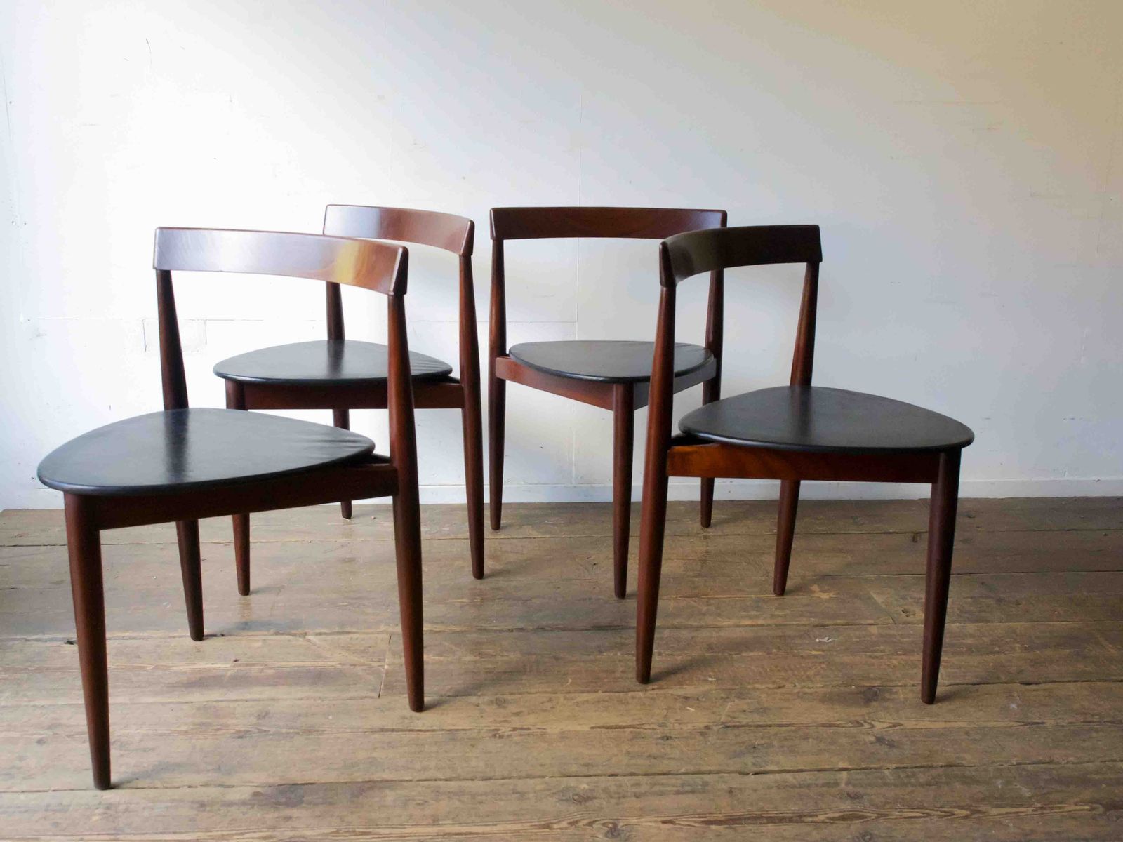 photo vintage A Set Of 4 Mid Century Danish Chairs By Hans Olsen For Frem Rojle
