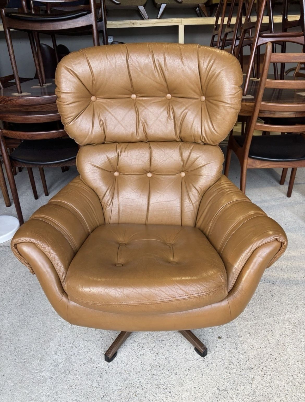 photo vinterior Mid Century Scandinavian Swivel Lounge Chair By Swedfurn, "Slätte Gungan”