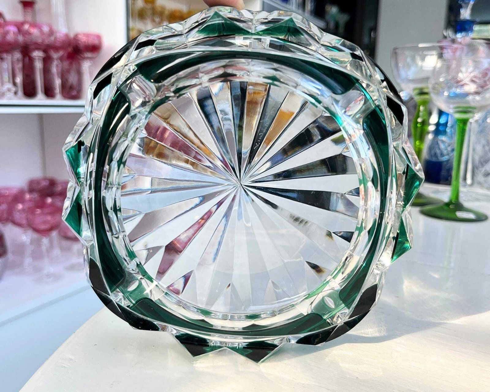 Val Saint Lambert Ashtray | 1 Stuk | Groen Geslepen Kristal | Gesigneerd photo furniture