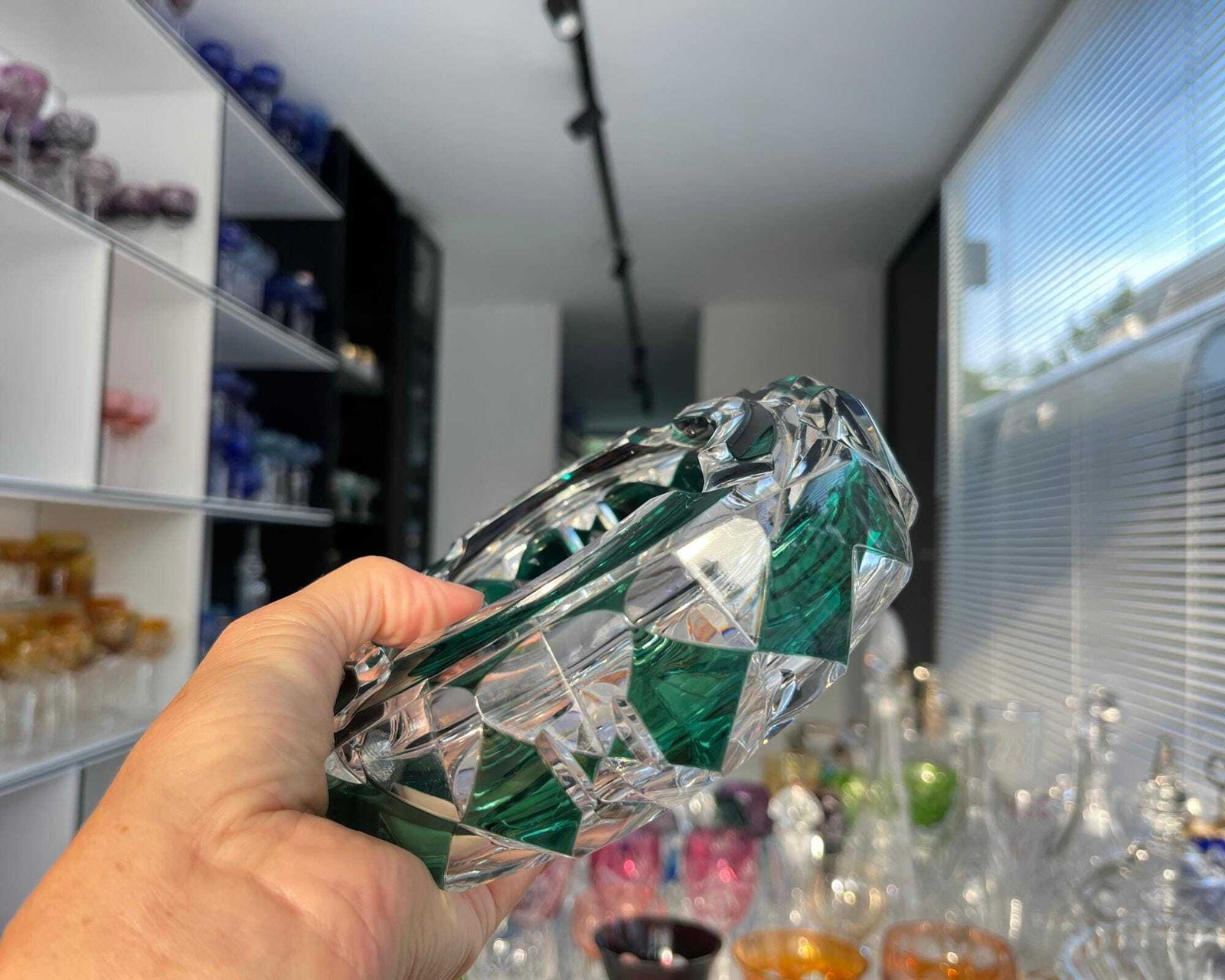 Val Saint Lambert Ashtray | 1 Stuk | Groen Geslepen Kristal | Gesigneerd photo vinterior