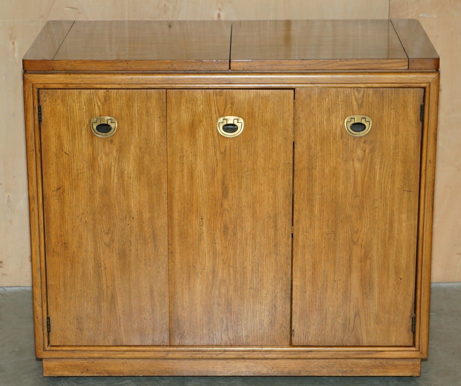 Collectable Vintage Mid Century Modern Drexel Heritage Extending Bar Trolly photo for sale