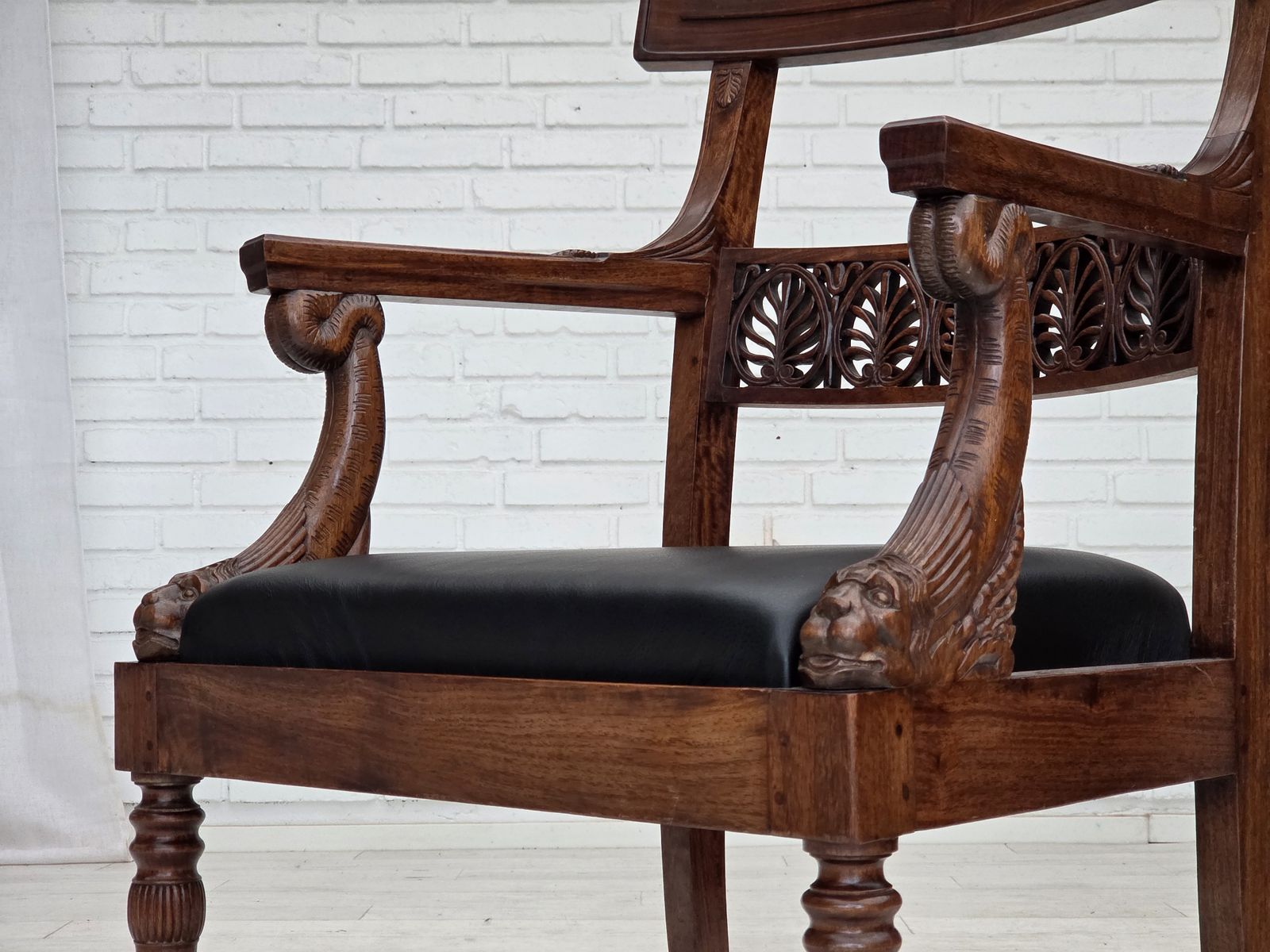 1920 30s, Set Of 2 Armchairs, Design After Georges Jacob, Carved Teak Wood, Leather, Reupholstered. photo vinterior