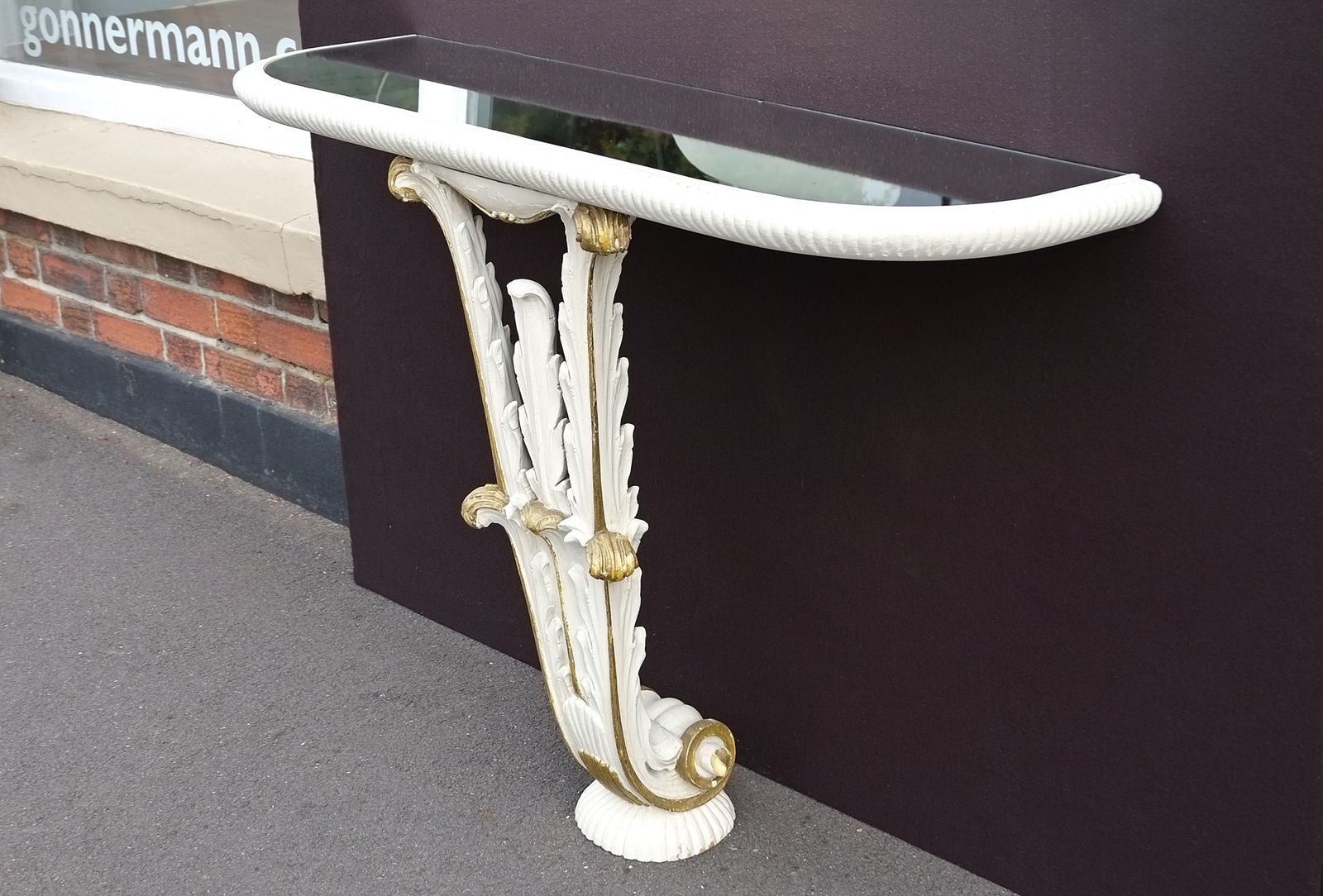 Italian Demi Lune Console 1930's, Carved Wood, Painted And Gilded photo vinterior
