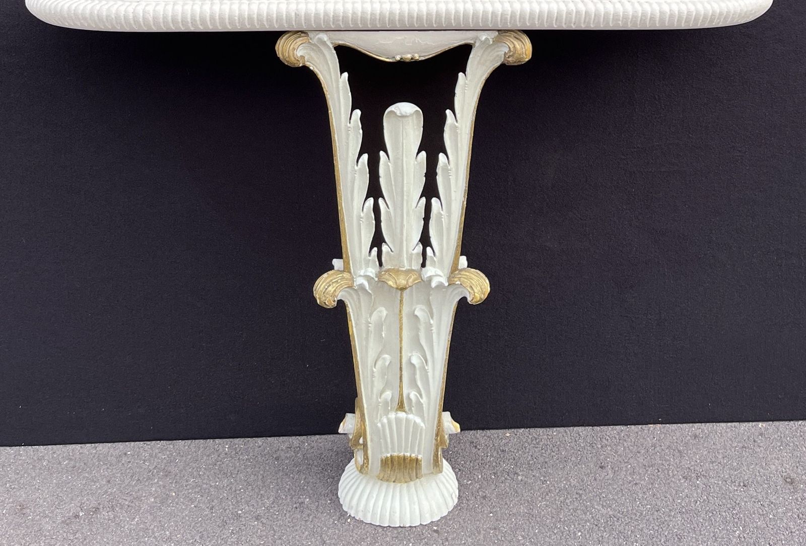 Italian Demi Lune Console 1930's, Carved Wood, Painted And Gilded photo furniture