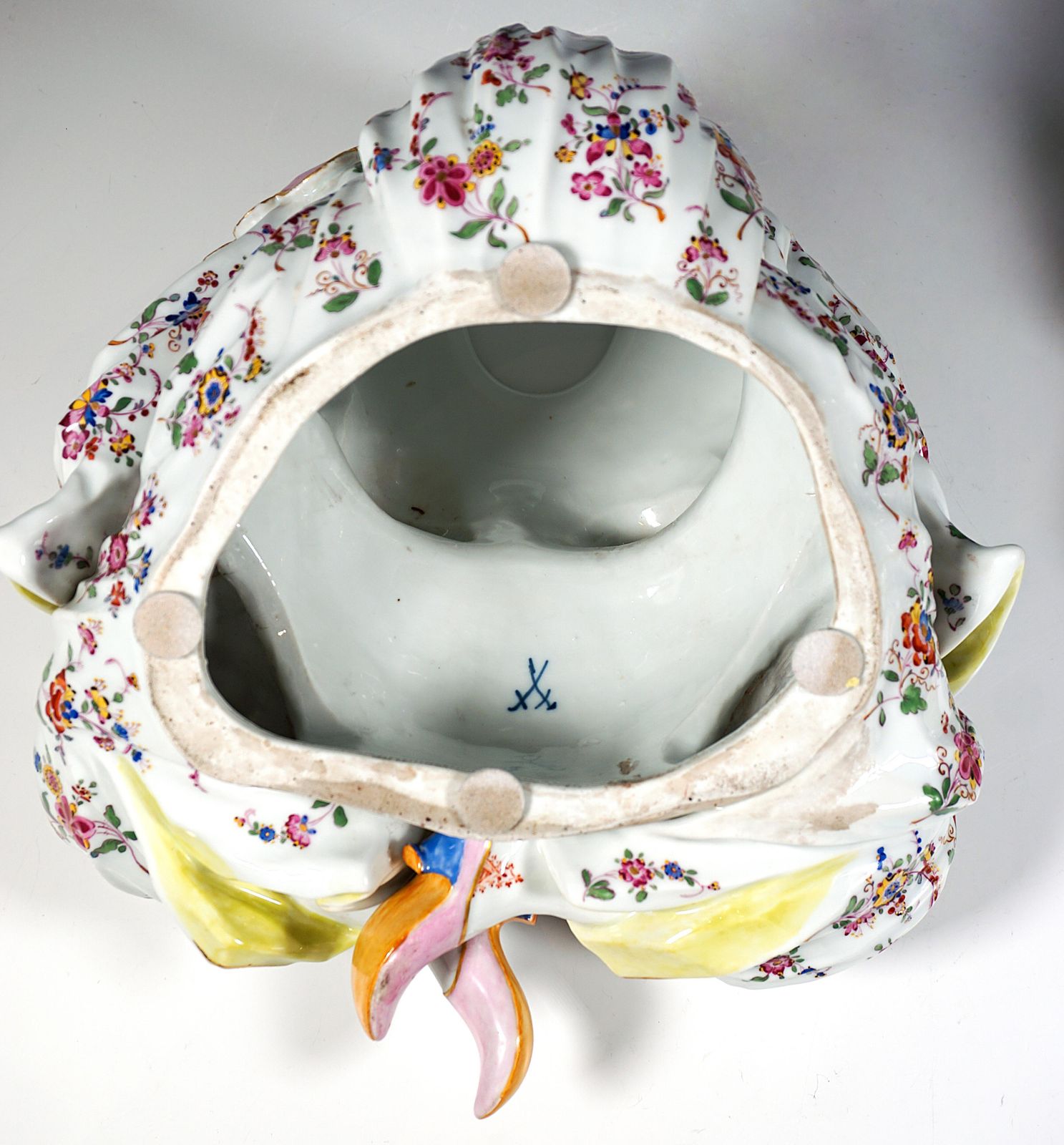 Two Large Seated Meissen Porcelain Wiggling Pagodas, By J.J. Kaendler, Ca 1840 photo vintage