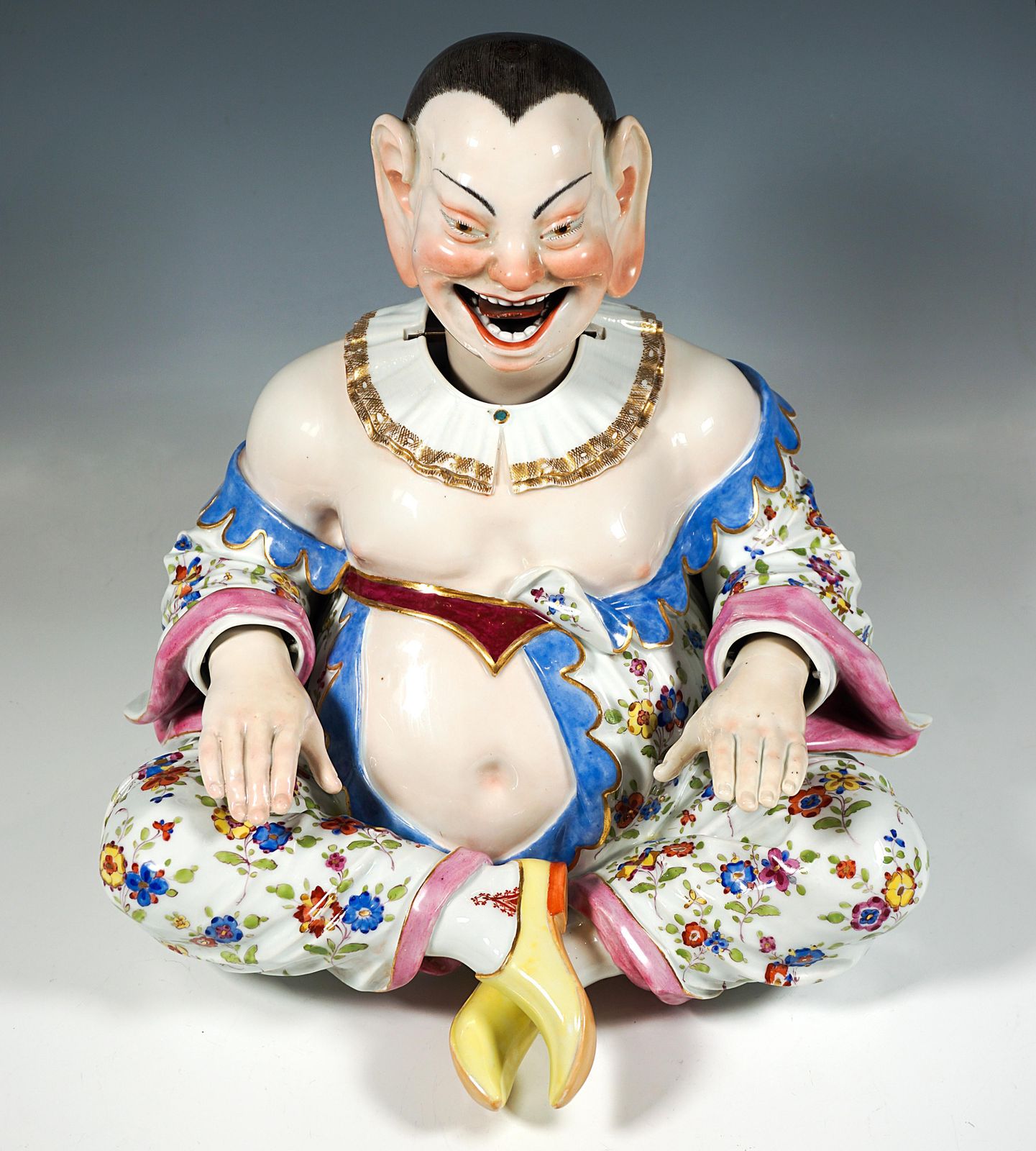 photo vinterior Two Large Seated Meissen Porcelain Wiggling Pagodas, By J.J. Kaendler, Ca 1840