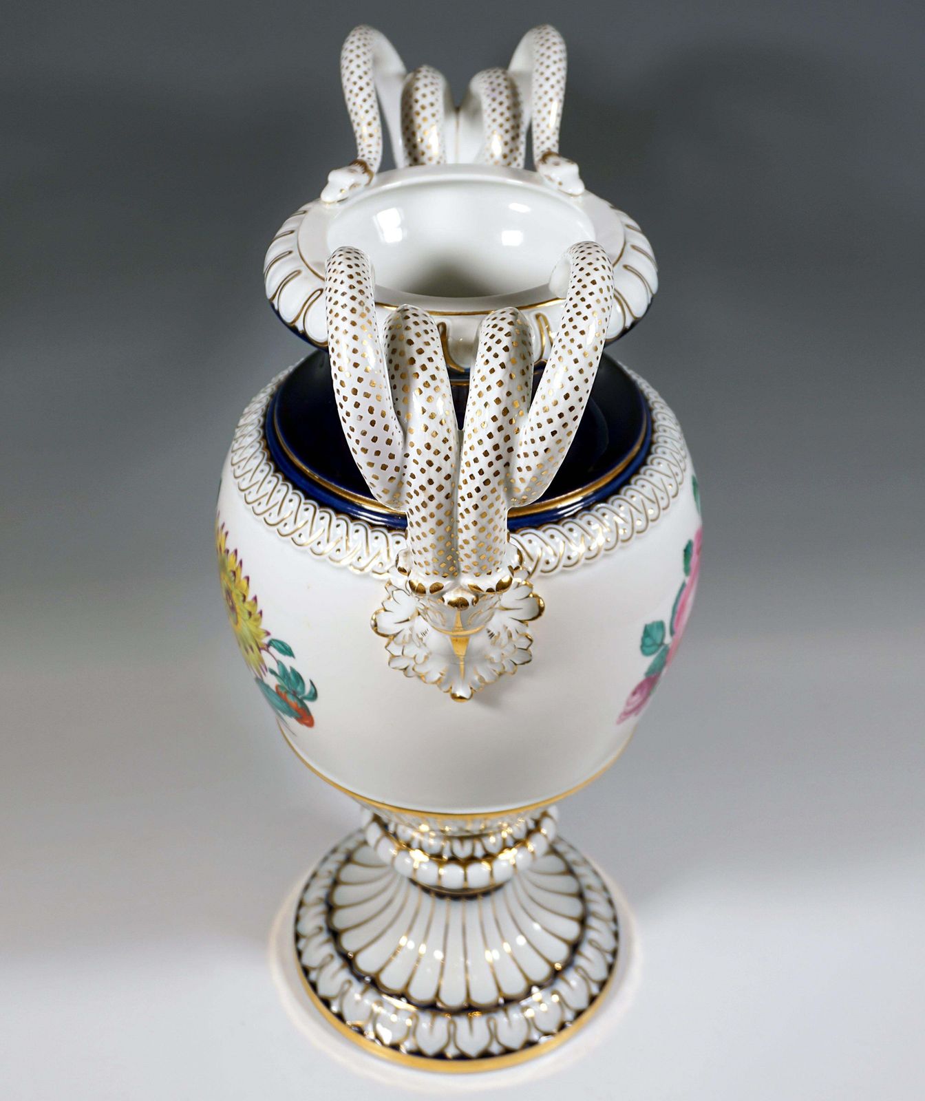 Meissen Snake Handle Vase With Flower Boquet Painting, By Leuteritz, Ca 1880 photo 5240.0