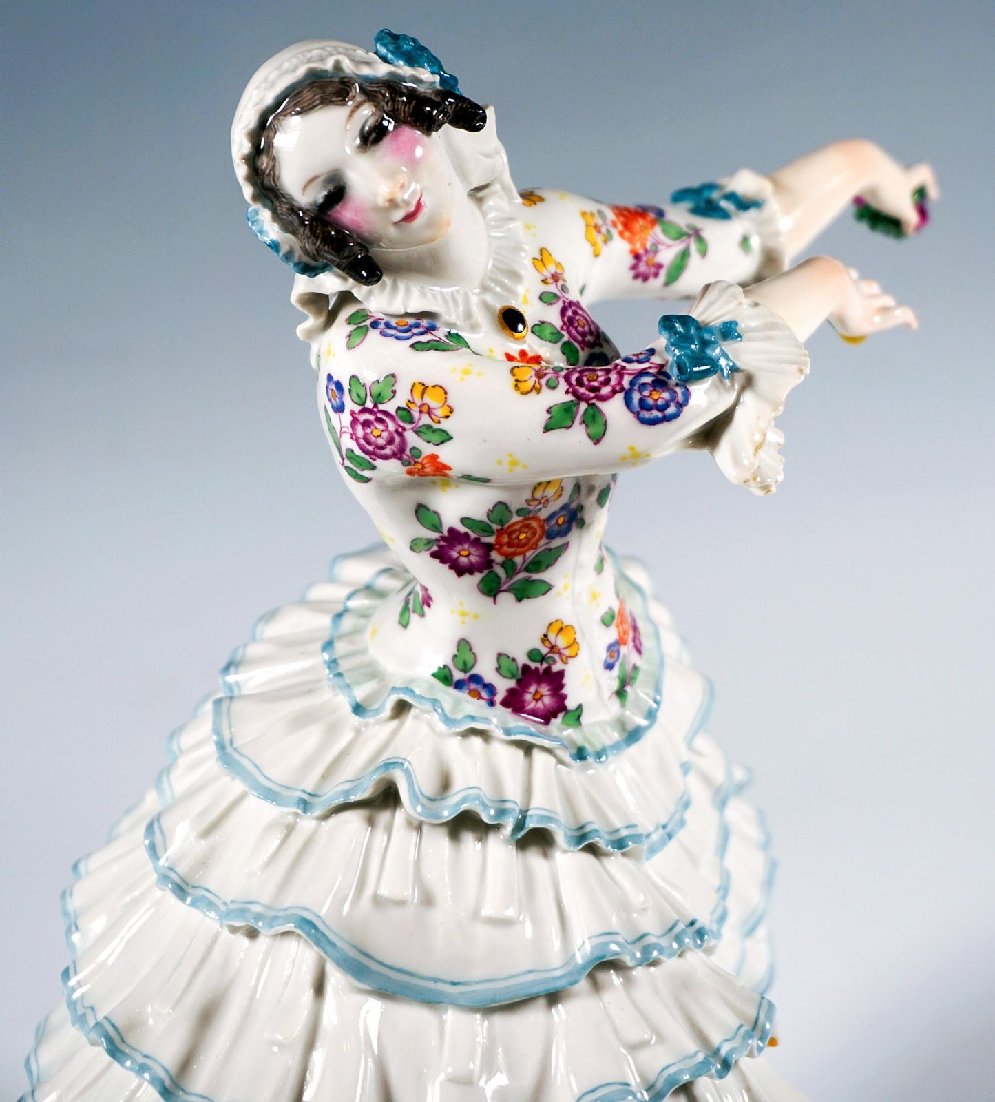 Meissen Figurine 'Chiarina', Russian Ballet 'Carnival', By Paul Scheurich, 20th photo vinterior