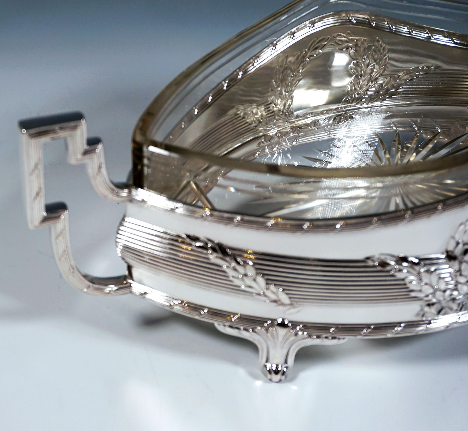 Art Nouveau Silver Jardinière In Navette Form, Hermann Schrader Germany, Ca 1907 photo vinterior