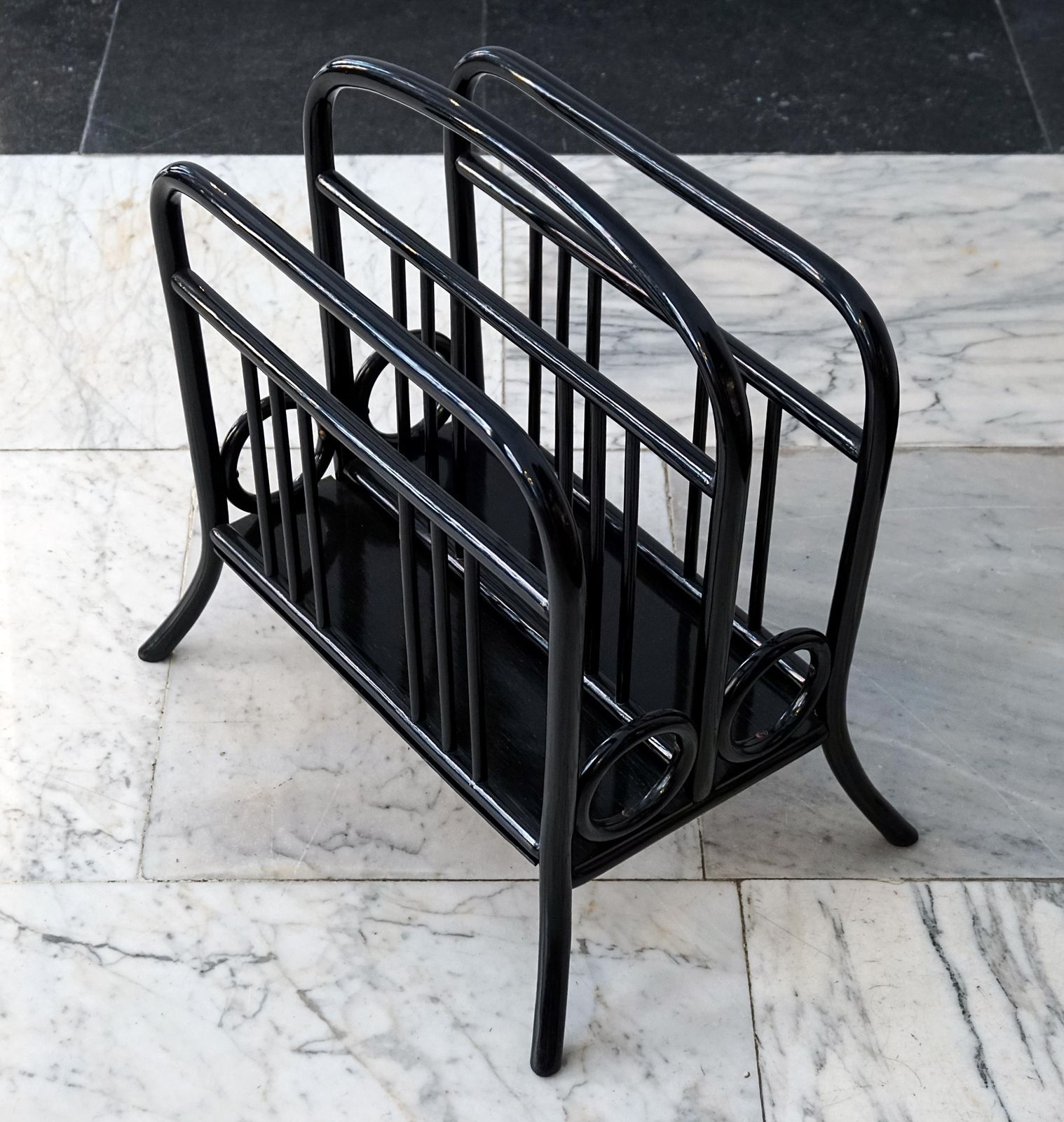 Thonet Vienna Art Nouveau Music, Newspaper Or Magazine Rack, Model 33, Black photo 1265.0