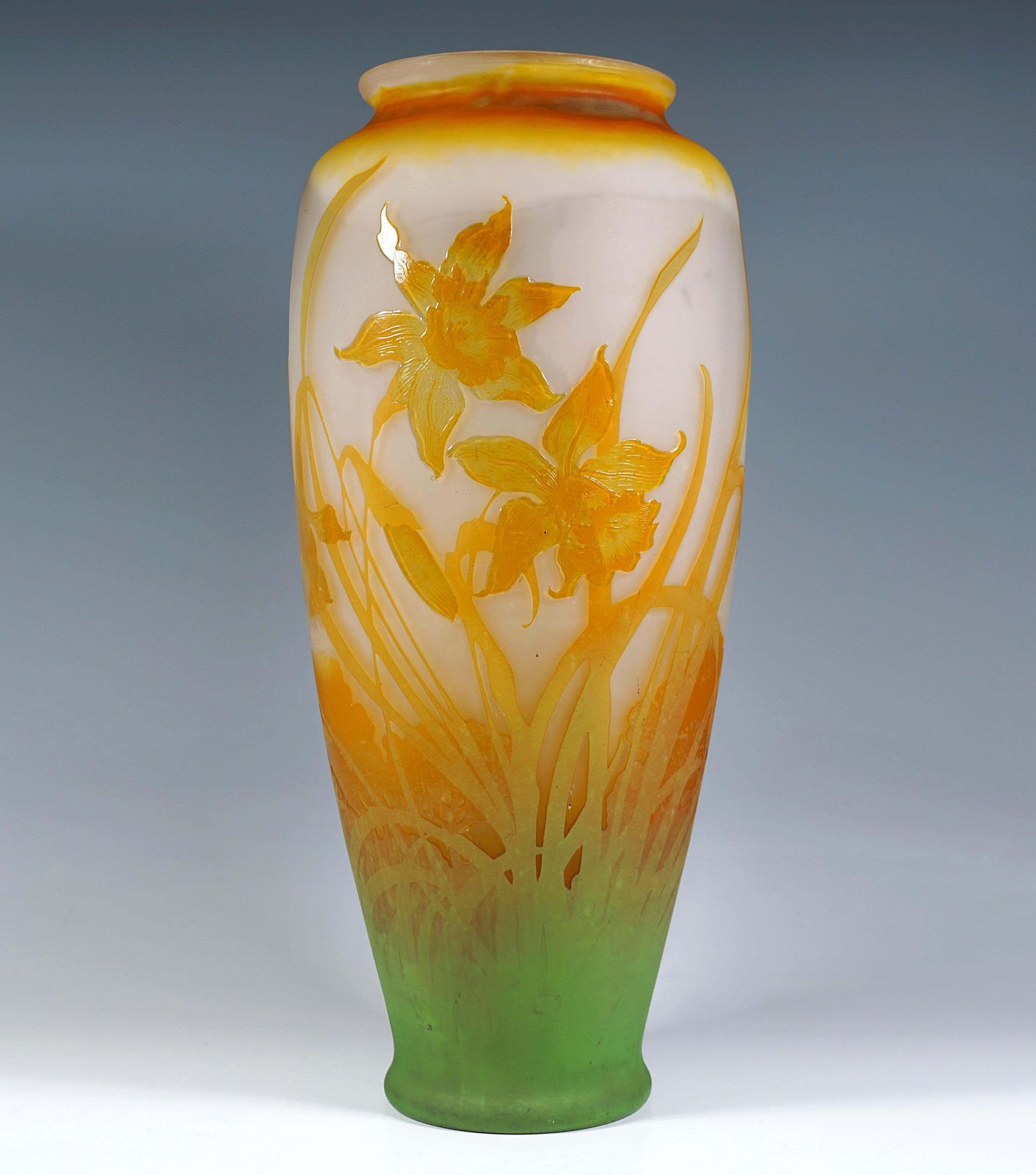 photo furniture Large émile Gallé Art Nouveau Cameo Vase With Daffodil Decor, France, Ca 1904