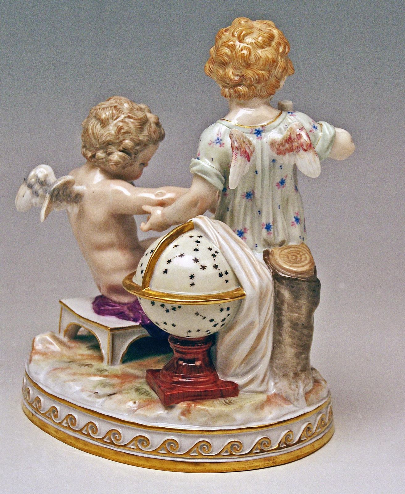 Meissen Figurines Cherubs Allegory Of Geometry Model C47, Acier Made Circa 1870 photo for sale