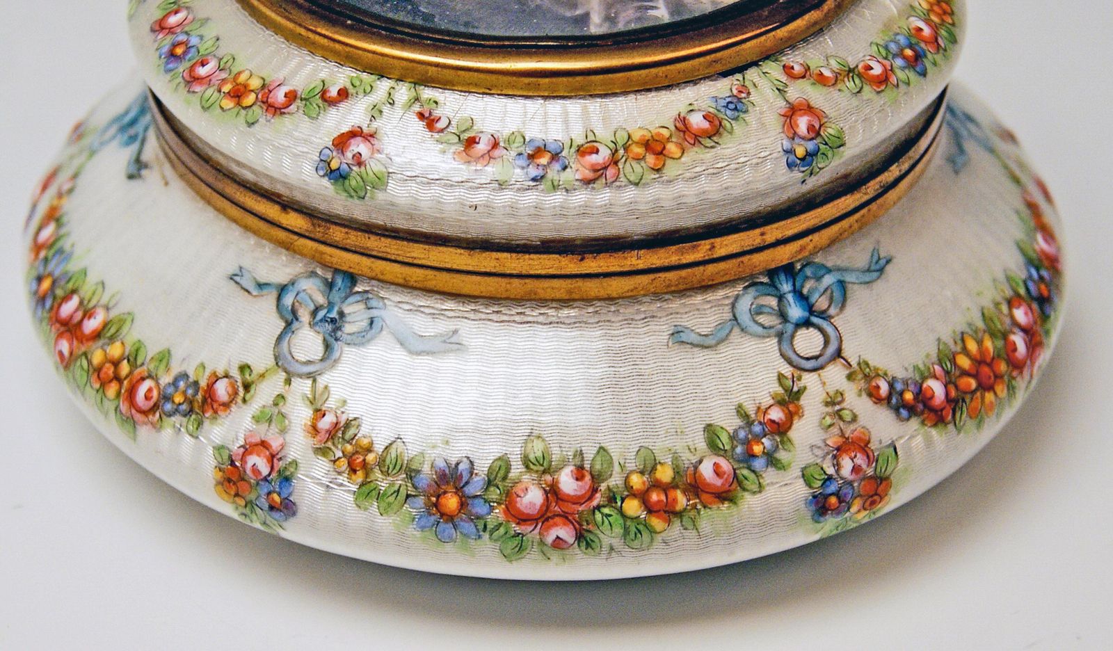 Enamel Box Gilt Inside Painted Flowers Garlands Lady's Portrait, France photo vinterior