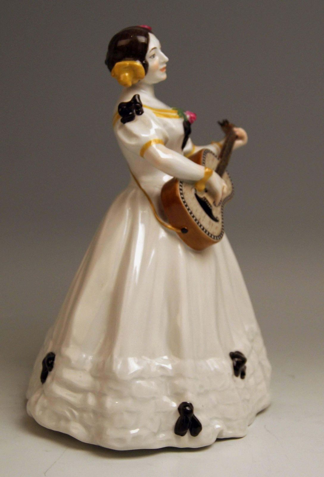 Meissen Lady Lute Player Kate Hyan By Hoesel Erich V 143 Made Circa 1912 photo for sale