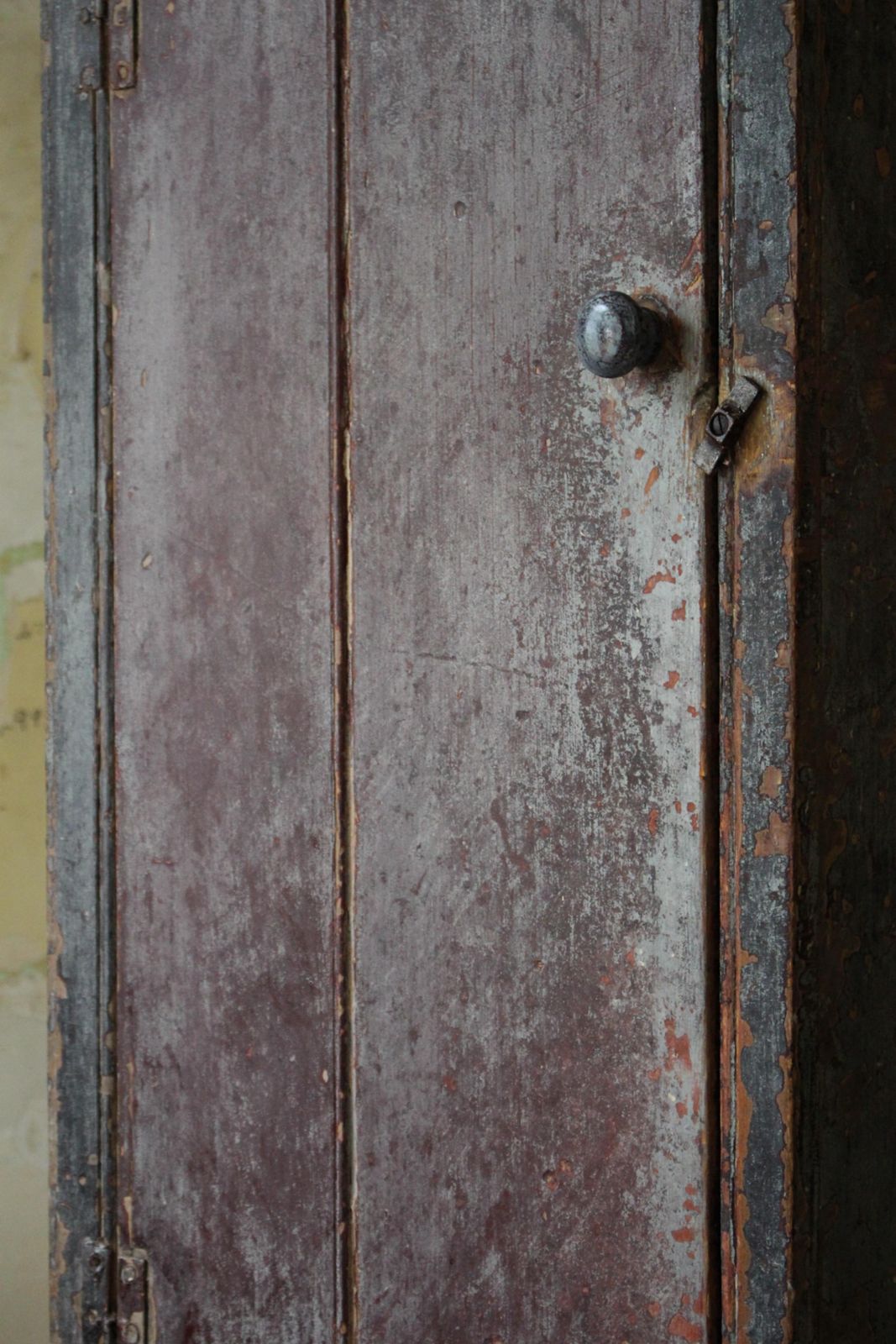 photo furniture Early 19th C Original Painted English Country House Georgian Narrow Cupboard