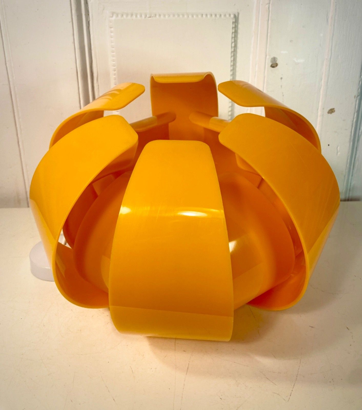 220.0 Original 1960s 70s Orange 'Lotus Flower' Perspex Ceiling Pendant Light Shade. photo
