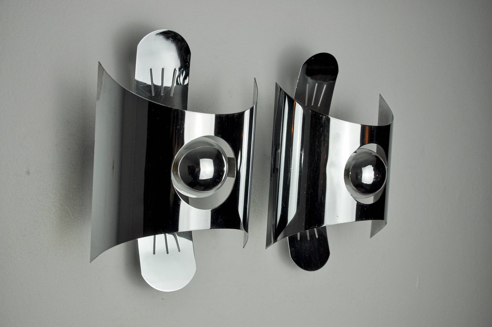 Page 1 Of 12 Pair Of Space Age Wall Lights, Chromed Metal, Italy, 1970 photo 962.0