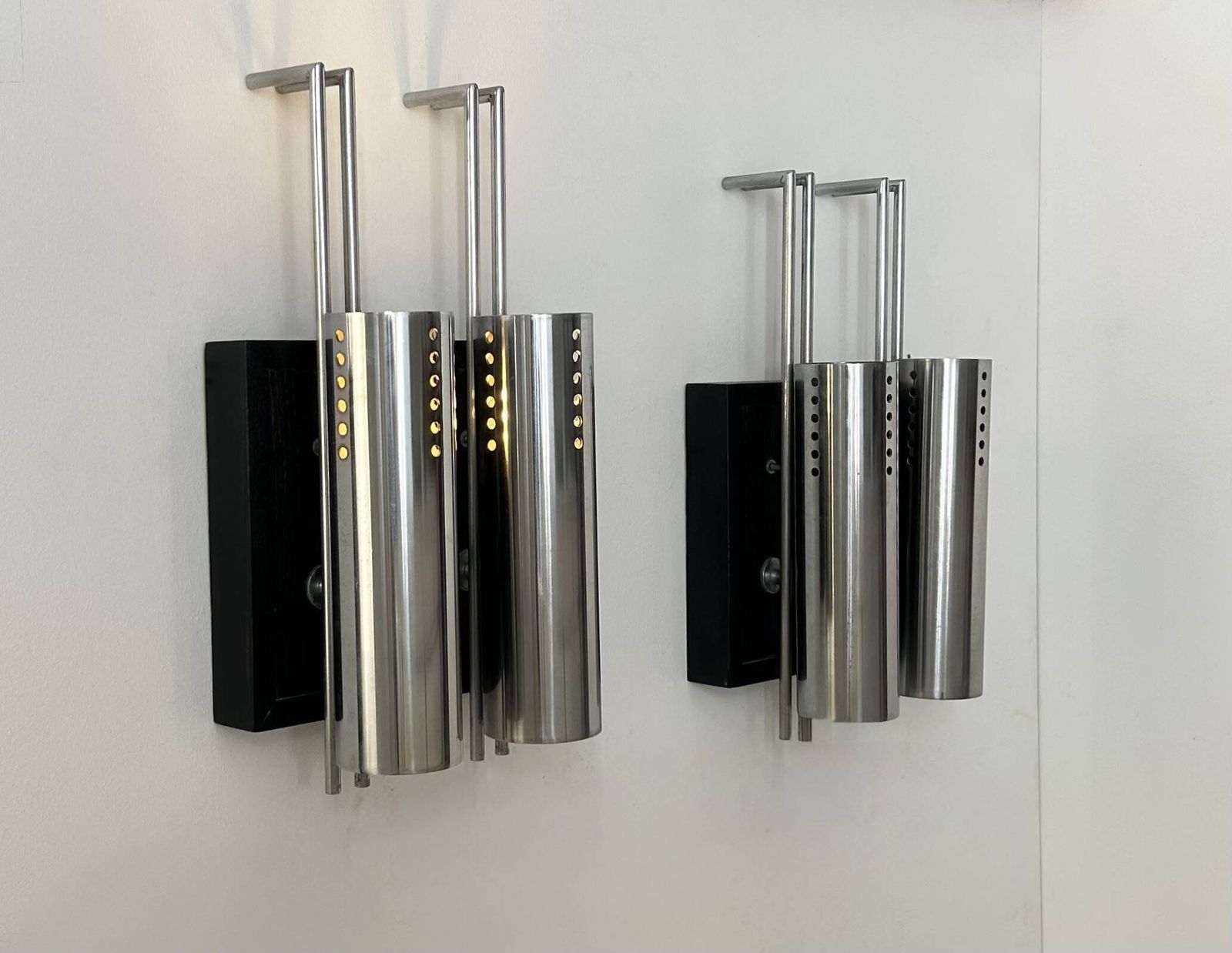 photo furniture Pair Of Vintage Wall Lights, Chrome Plated Metal And Blackened Oak, France, 1970