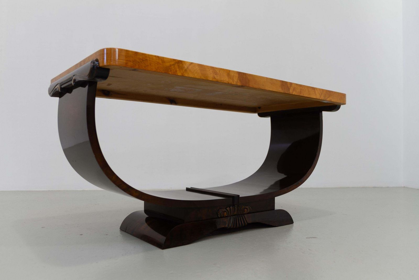 photo vinterior Norwegian Art Deco Burl Console Or Coffee Table By Aase Dreieri, 1930s.