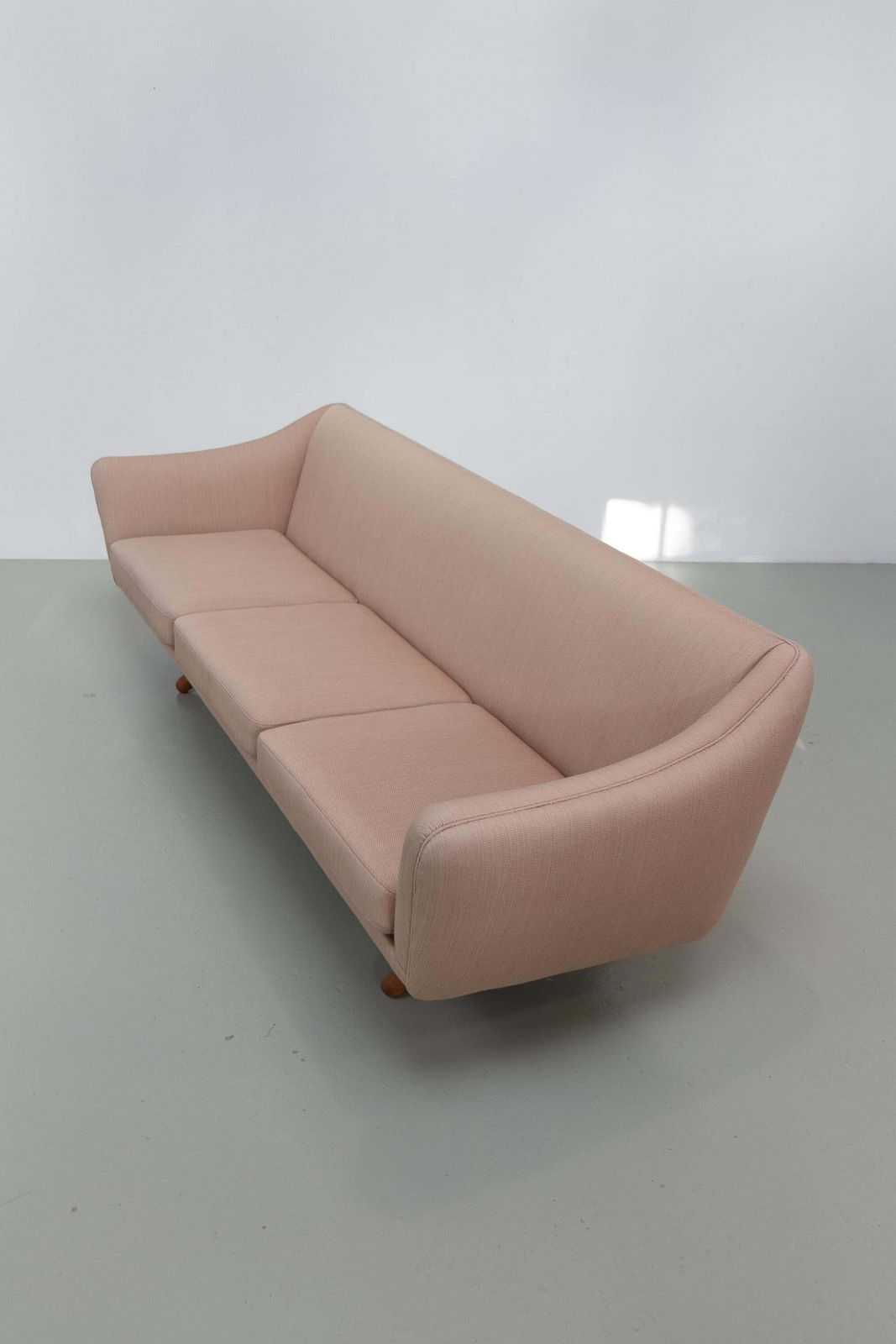 photo furniture Mid Century Danish 3 Seater Sofa Ml 140 By Illum Wikkelsø, 1960s.