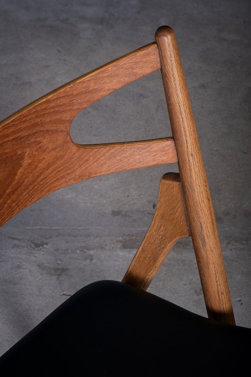 photo furniture Ch29 Sawbuck Chair Van Hans J. Wegner Voor Carl Hansen & Søn, Jaren 1960