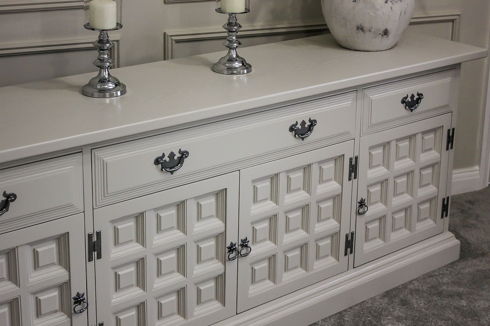 Large Solid Oak Sideboard Kitchen Dresser Console Dining Table photo 1095.0
