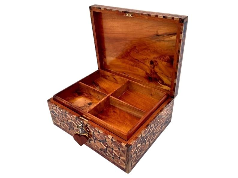 Luxurious Large Thuya Wood Jewellery Box Exquisite Moroccan Lidded  Chest photo vinterior