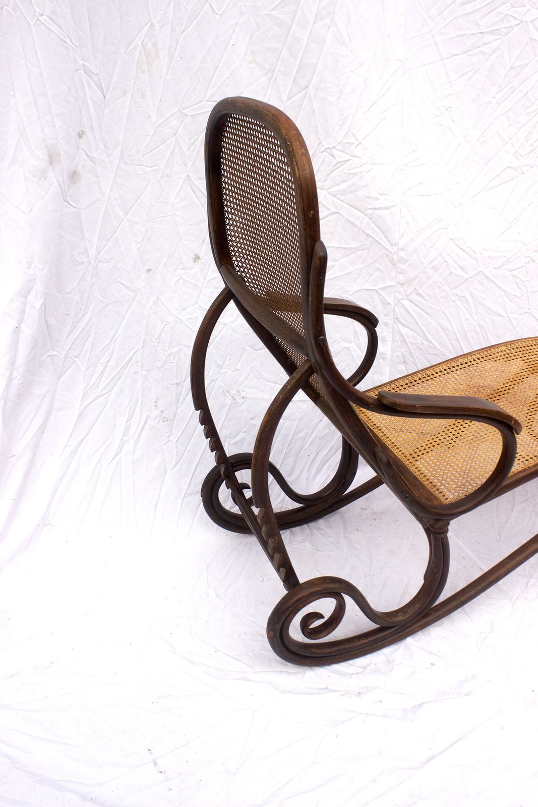 2000.0 Antique Thonet Bentwood Reclining Daybed, Vienna Ca. 1900 – Adjustable Beechwood Lounge With Wicker Seat photo