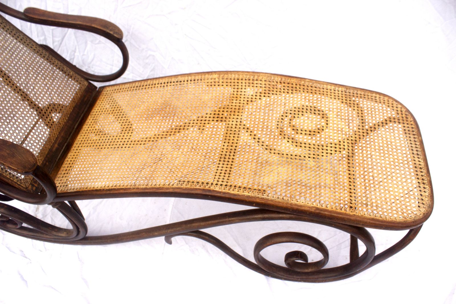 photo buy Antique Thonet Bentwood Reclining Daybed, Vienna Ca. 1900 – Adjustable Beechwood Lounge With Wicker Seat