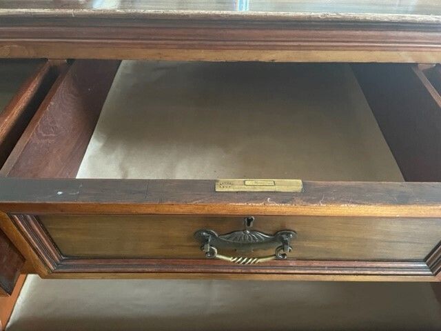 Regency Mahogany Gentleman’s Wardrobe photo Furniture