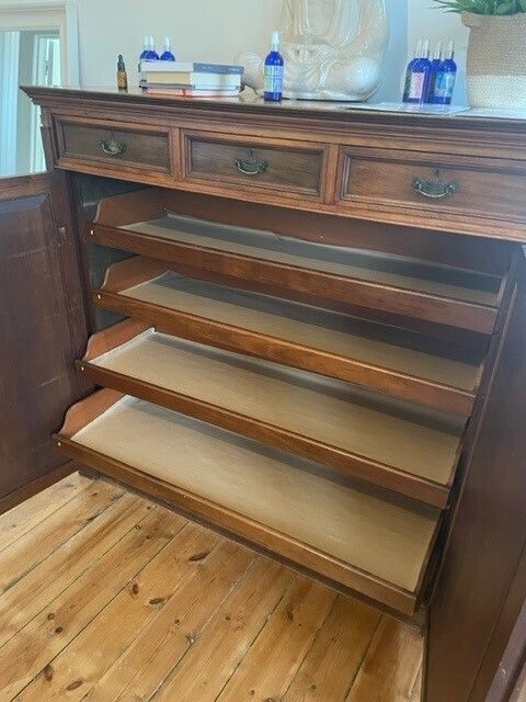 Regency Mahogany Gentleman’s Wardrobe photo 750.0