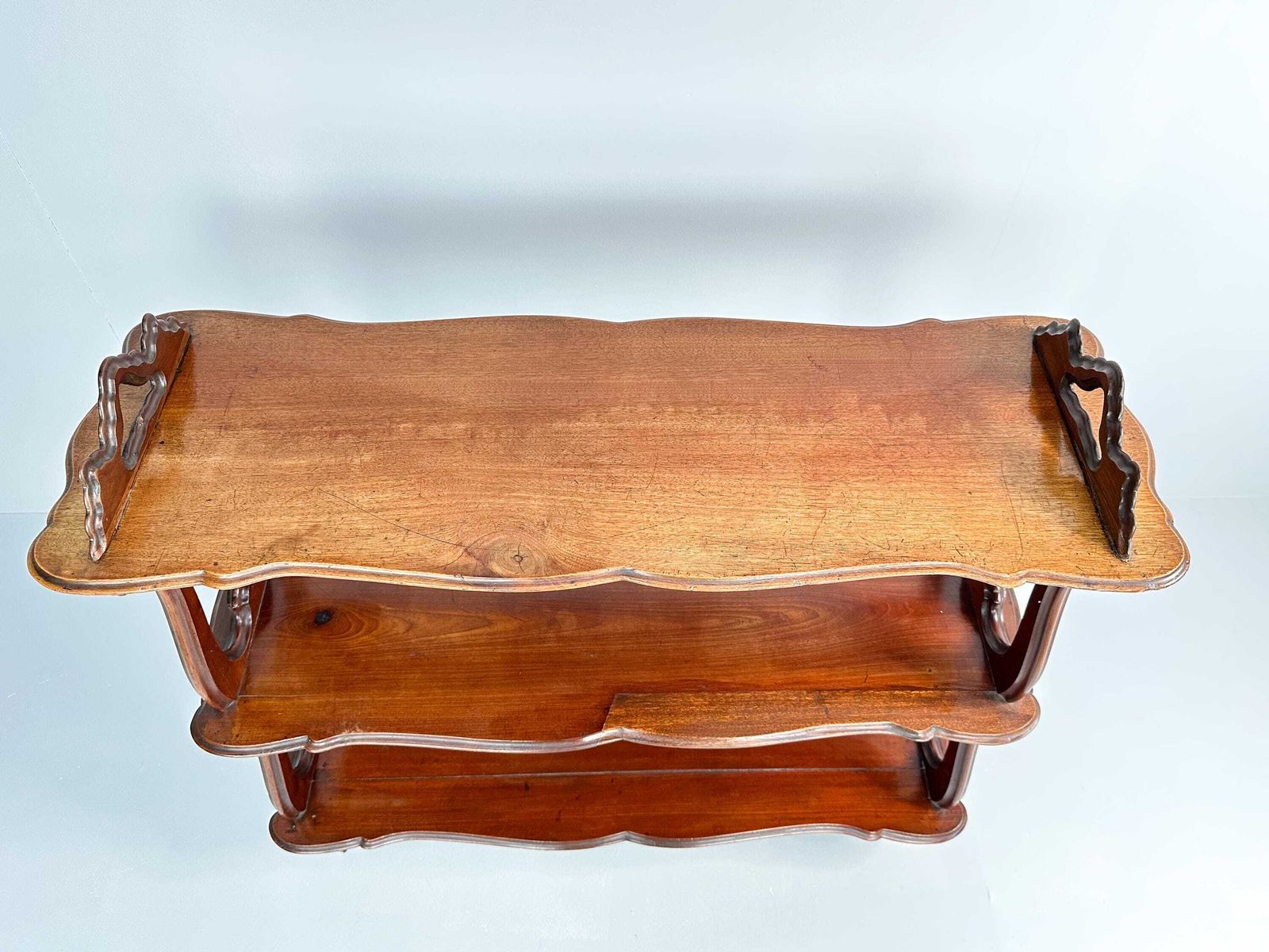 Antique Mahogany Veneer 3 Tier étagère On Wheels – 19th Century photo vintage