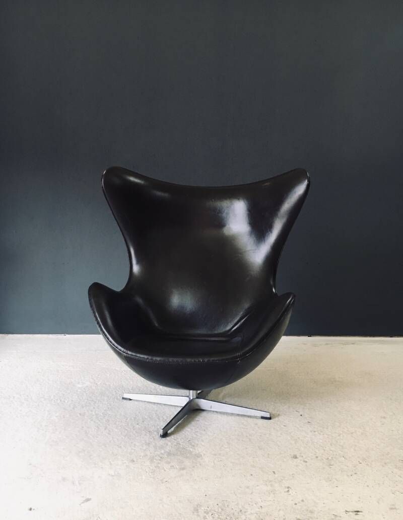 Mid Century Modern Scandinavische Design Leren Egg Chair Van Arne Jacobsen, Denemarken, Jaren 1970 photo for sale