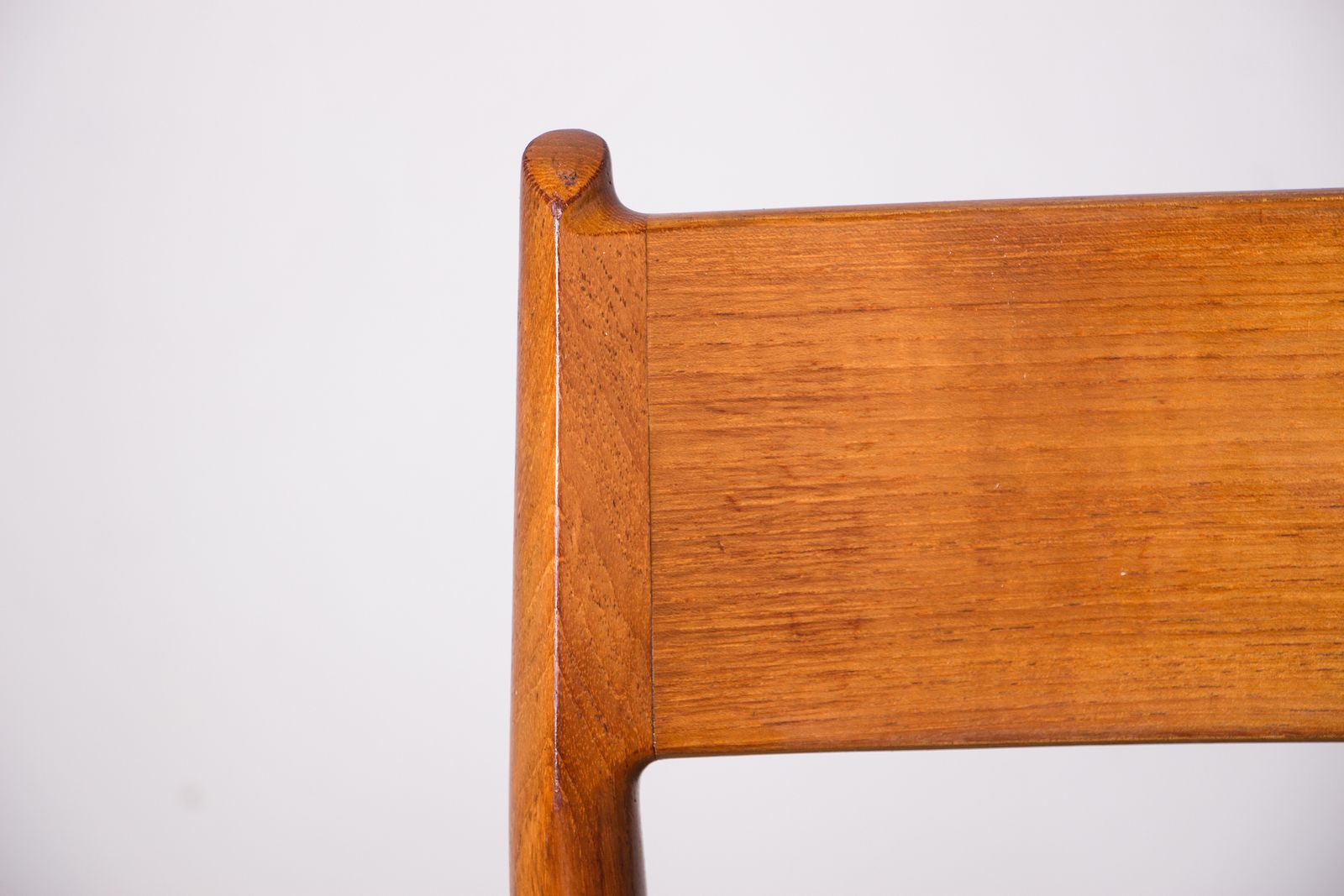 Ensemble de 6 chaises danoises en teck et skaï neuf, modèle 418, par Arne Vodder pour Sibast, 1960. photo furniture