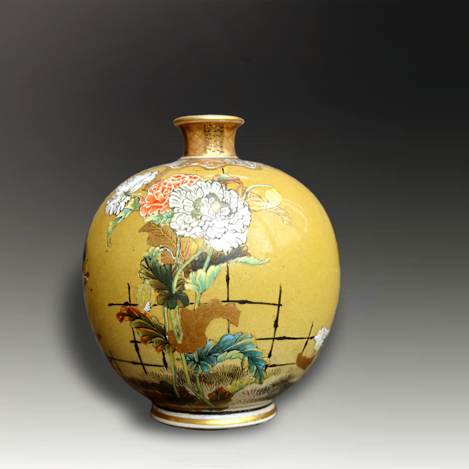 Antique Japanese Satsuma Vase By Taizan Yohei Ix. Rare And Magnificent Quality