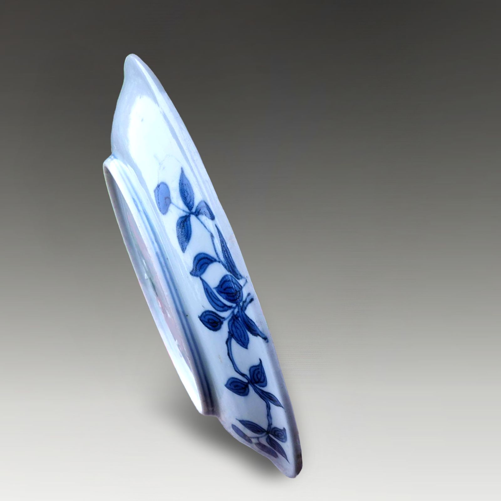 Japanese Kakiemon Early 1700's  Unusual Cobalt Blue/W  Rare And Magnificent 22cm photo vinterior