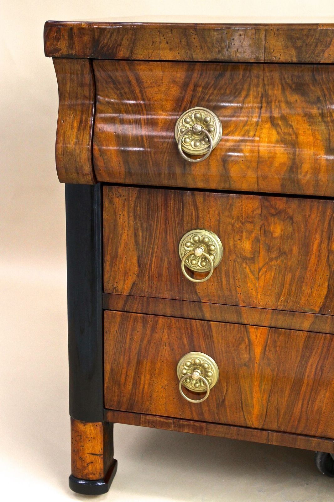 photo vintage 19th Century Biedermeier Chest Of Drawers/ Commmode, Hand Polished, At Ca. 1825