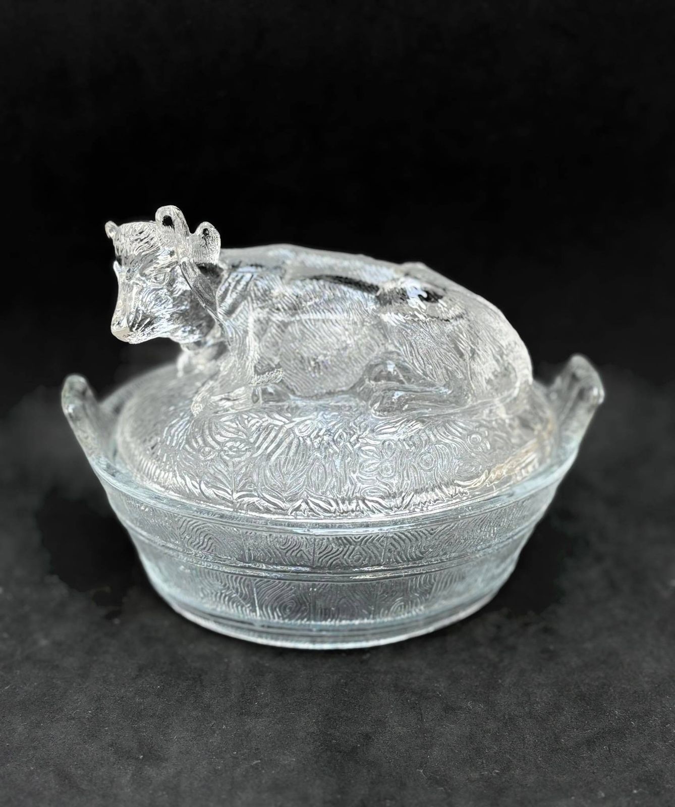 Botervloot Van Geperst Glas Met Koeiendeksel – Vintage Keukendecoratie photo buy