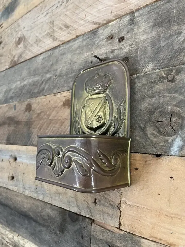photo vinterior Antique French 19th Century Brass Fireside Candle Box Heraldic Crown Shield