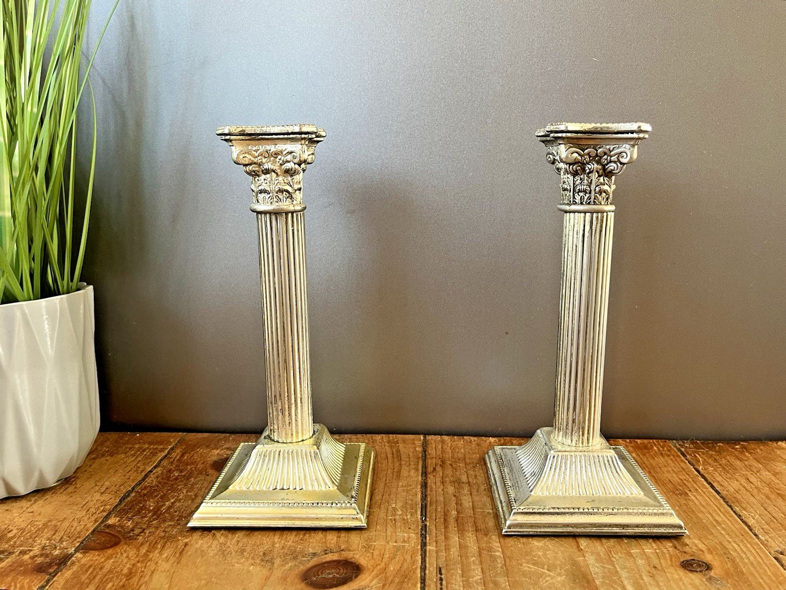 photo furniture Pair Of 8.25" Antique Epns Corinthian Column Pillar Candlesticks Candle Holders