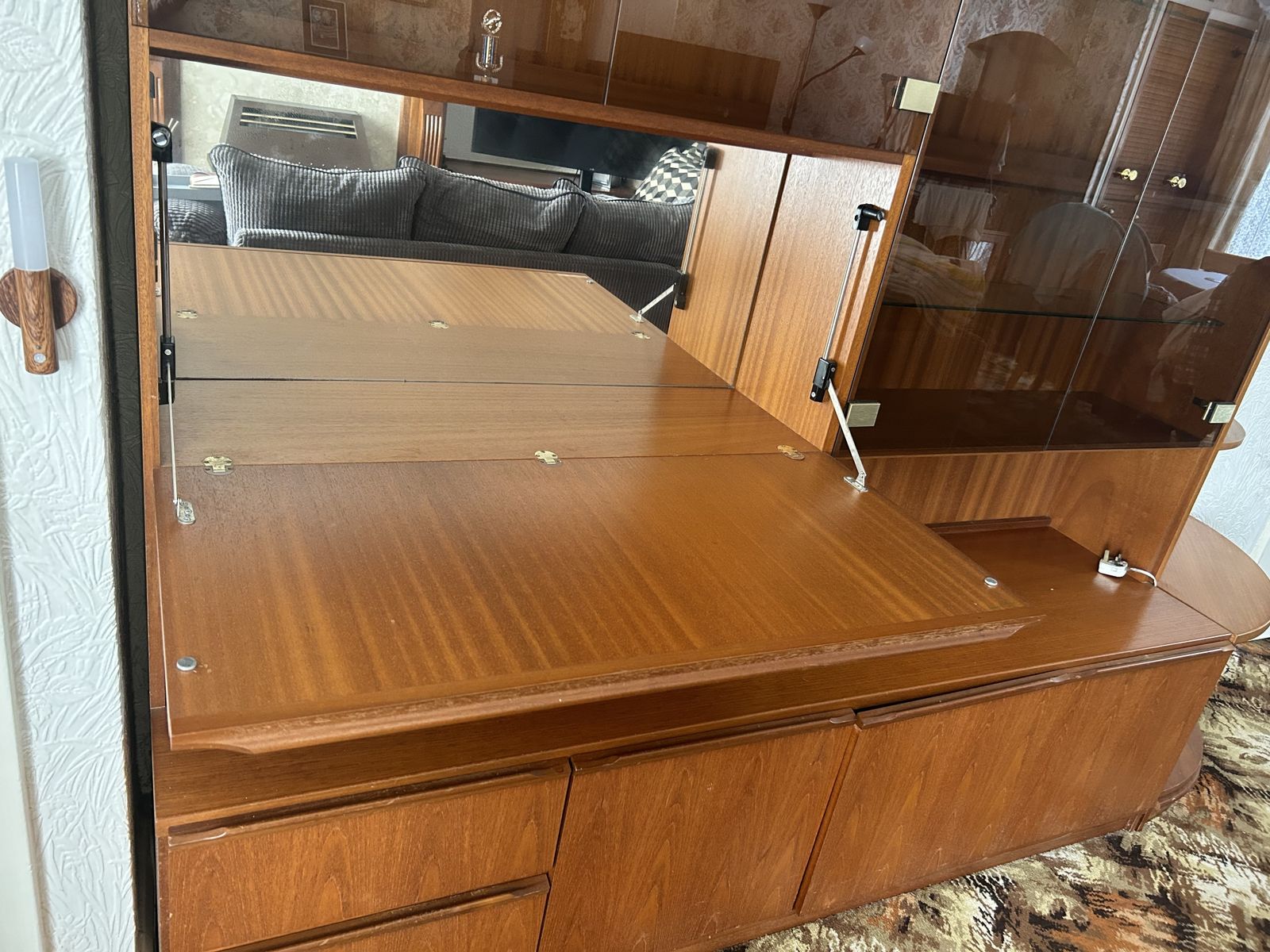 Morris Of Glasgow Cabinet With Drawers, Cupboards And Shelves With Lights photo vinterior